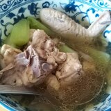 フィリピン料理:ティノランマノク(チキンスープ)